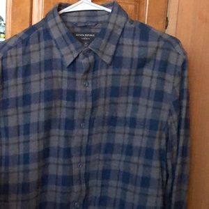 Banana republic flannel plaid men’s shirt!!